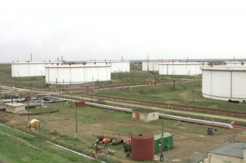 Procurorii au ridicat sechestrul pe o parte a ţiţeiului depozitat de Lukoil la Oil Terminal, dar l-au păstrat pentru mărfuri de 16 mil. dolari